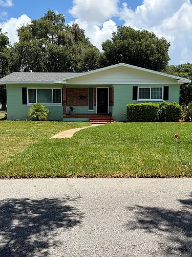 1109 W Plymouth St Photo 1