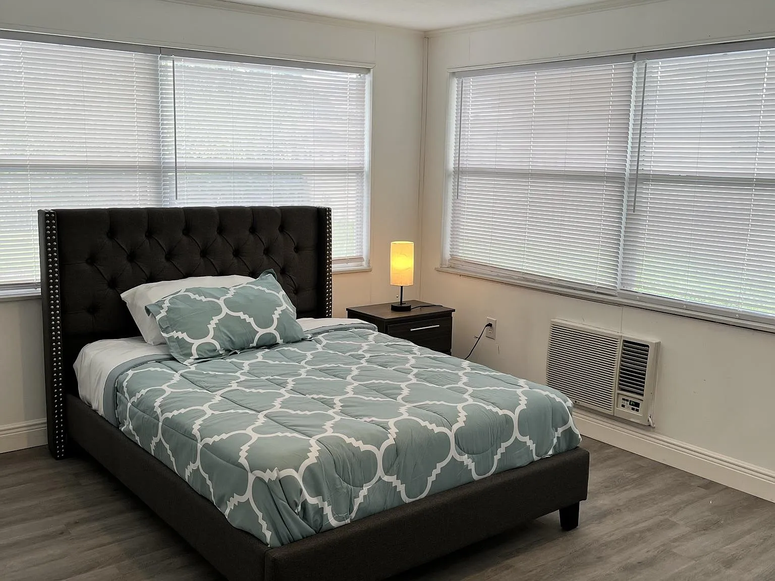 4 bed, 2.0 bath, 1064 sqft, $810 — Photo 1