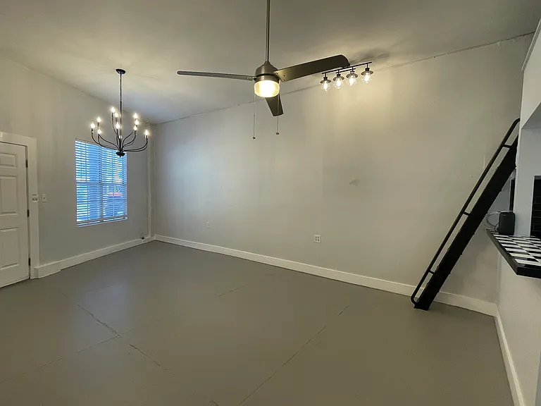 2305 W Texas Ave #5 — Photo 22
