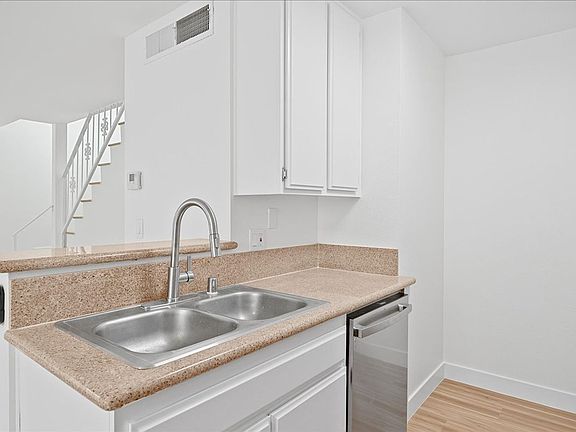 5th image of 1452 S Canfield Ave APT 103