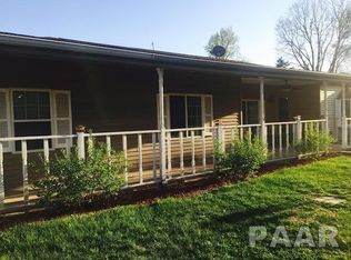 1414 Loretta St, Pekin, IL