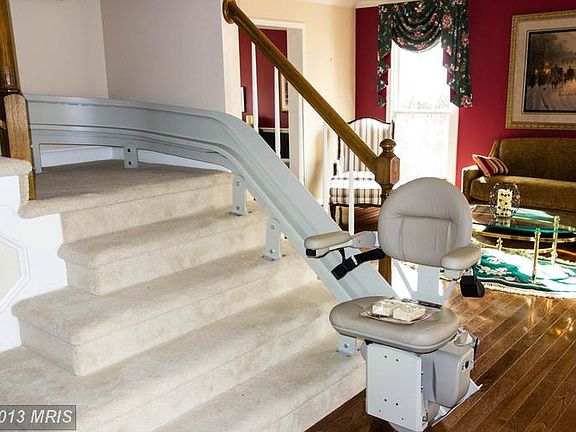 3rd image of 13915 Stonefield Dr