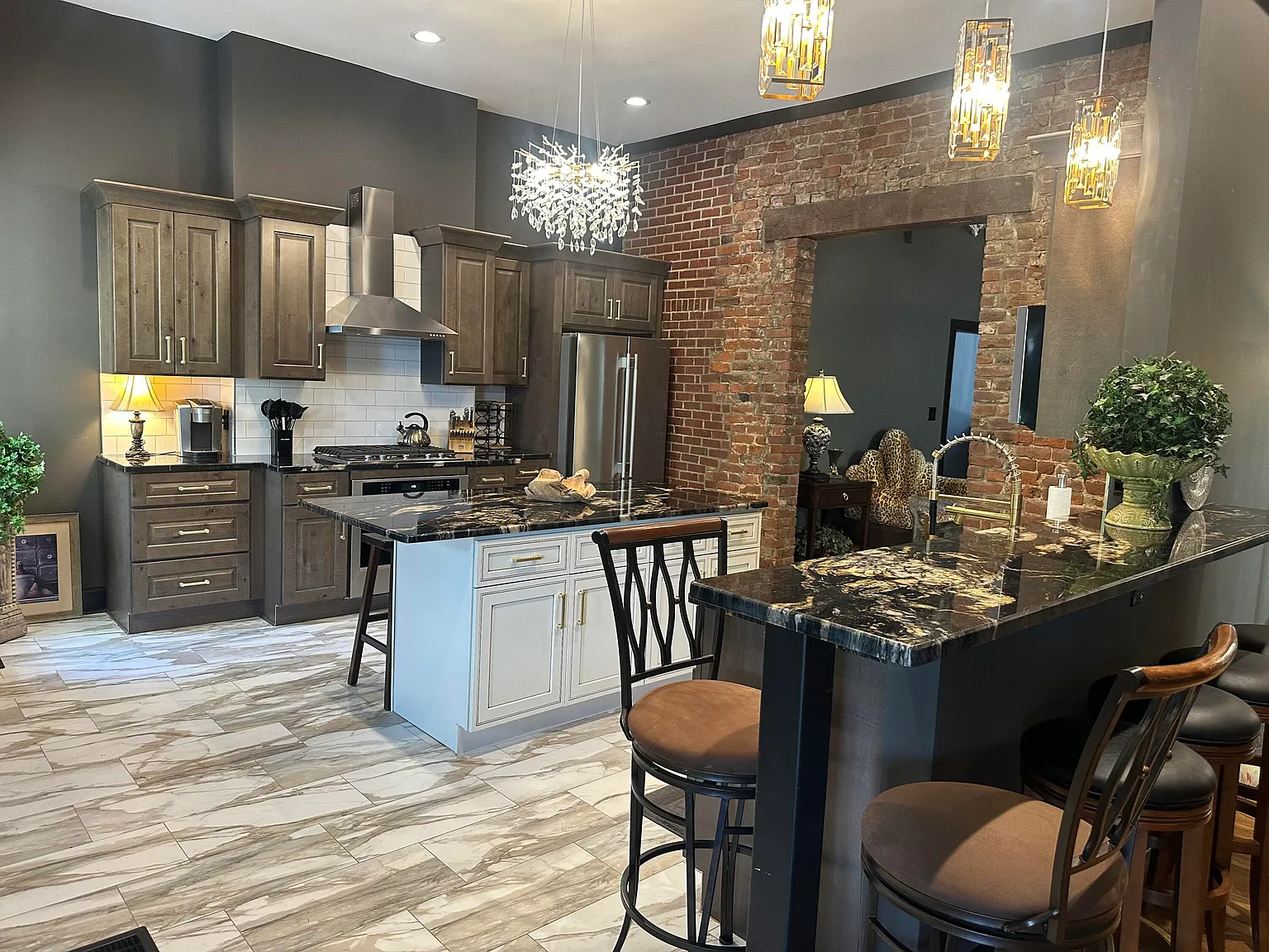 2 bed, 2.5 bath, 2552 sqft, $3,950 — Photo 2