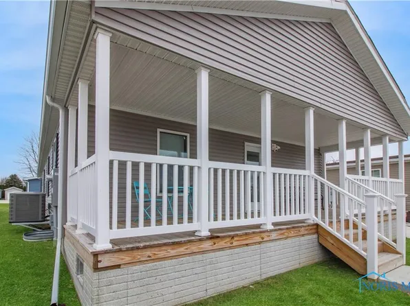 1609 N Coldwater Crossing Rd, Lakeside Marblehead, OH 43440