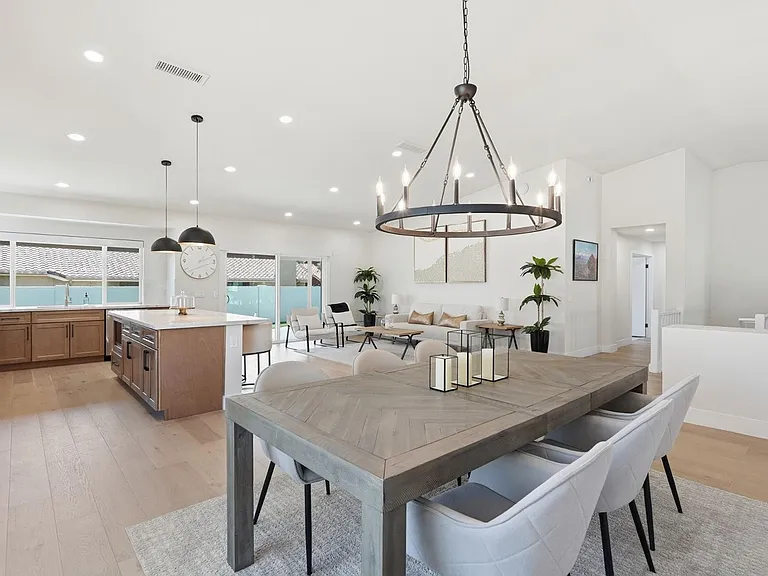 5623 E Claire Dr — Photo 19