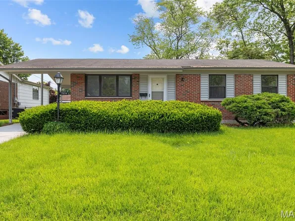 7374 Naples Dr, Hazelwood, MO 63042