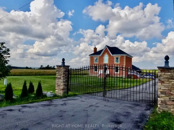 376 Sandford Rd, Uxbridge, ON L0C 1E0