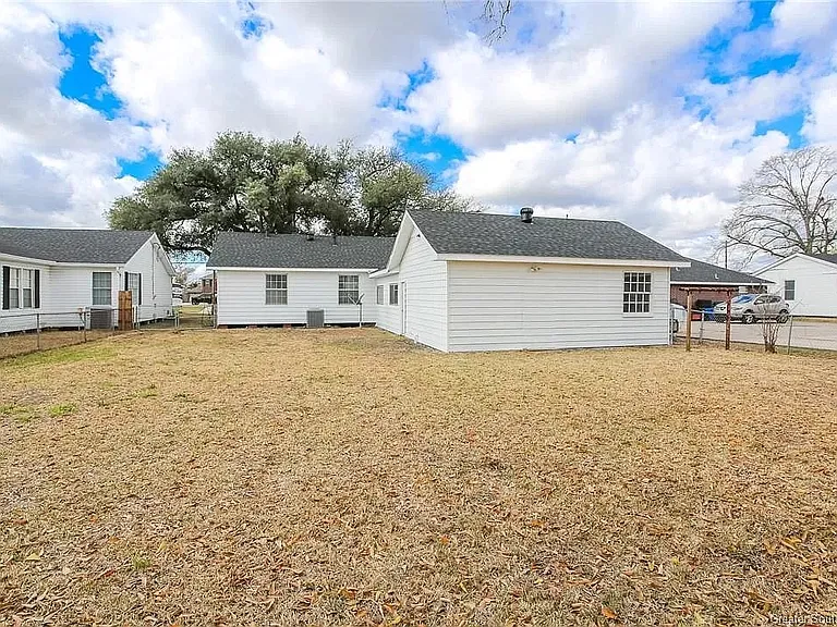 3809 Common St — Photo 17