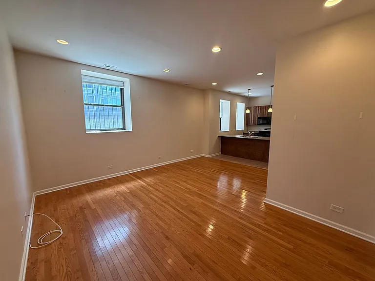 811 W Eastwood Ave #104 — Photo 8