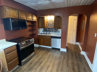 417 E Cook St #D, Springfield, IL 62703