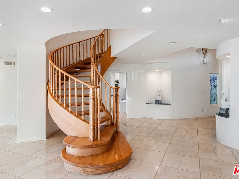 7940 Vulcan Dr — Photo 34