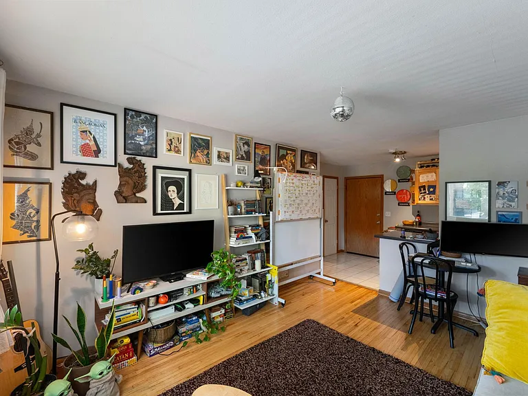2112 Garfield Ave #8 — Photo 4