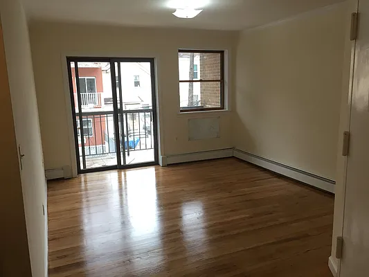 Rented by Metroline Realty | media 4