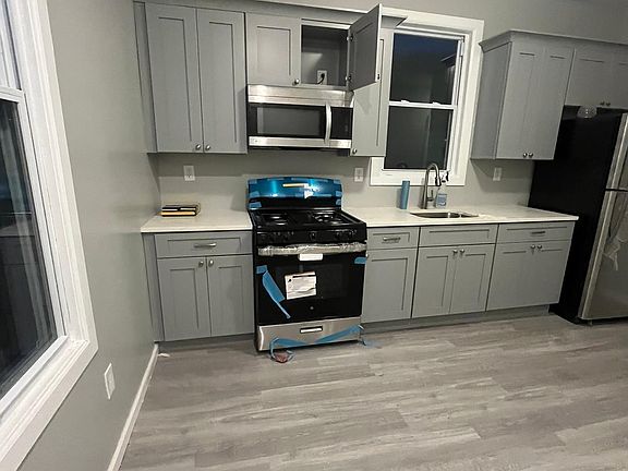 2nd image of 8 Liberty St Floor 2