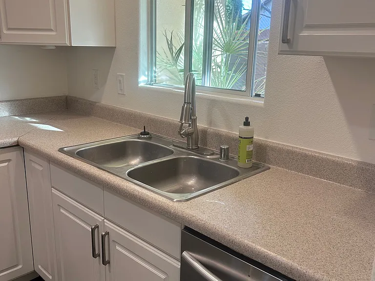 44560 San Rafael Ave #4 — Photo 11