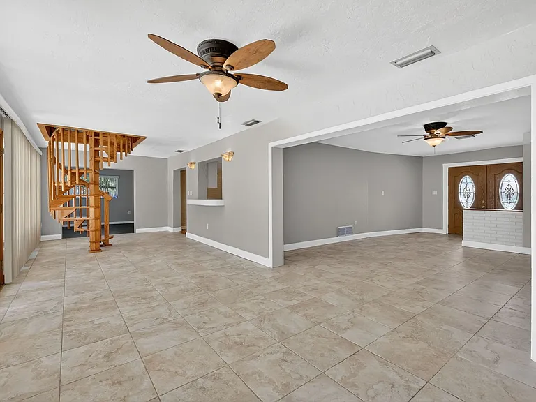 1627 Canal Ct — Photo 14