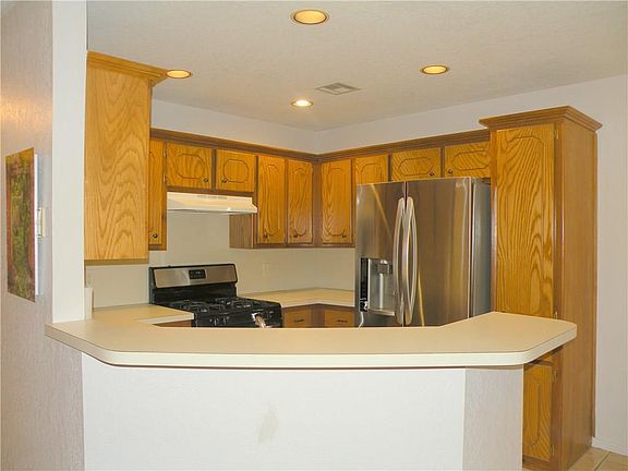3rd image of 1025 N Windermere Dr