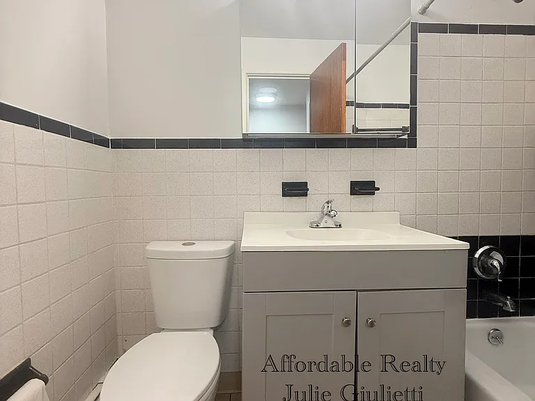 1 Henderson Dr — Photo 15