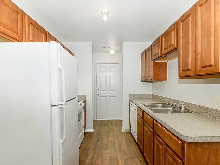 2907 La Salle St — Photo 1