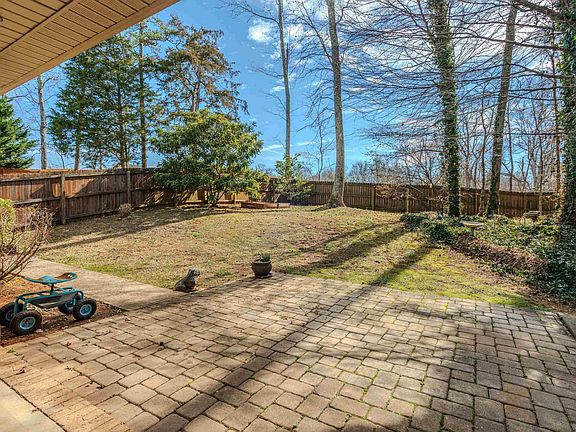 3rd image of 500 Airdale Ln