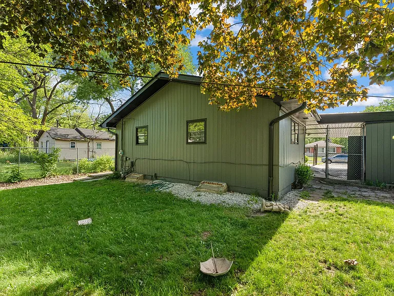 4650 Maryland St — Photo 4