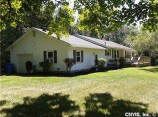 7445 Meadowbrook Dr, Baldwinsville, NY 13027