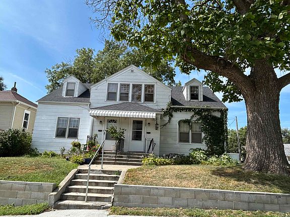 2nd image of 2121/2123 Pierce St