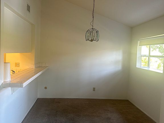 5th image of 300 S Mentor Ave APT 7