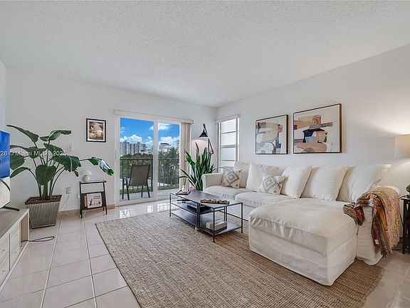 5th image of 2455 Flamingo Dr APT 504