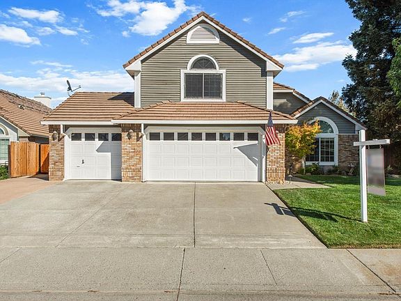 2nd image of 697 Forest Ridge Circle