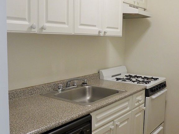 3rd image of 516 E 86th St APT 4D