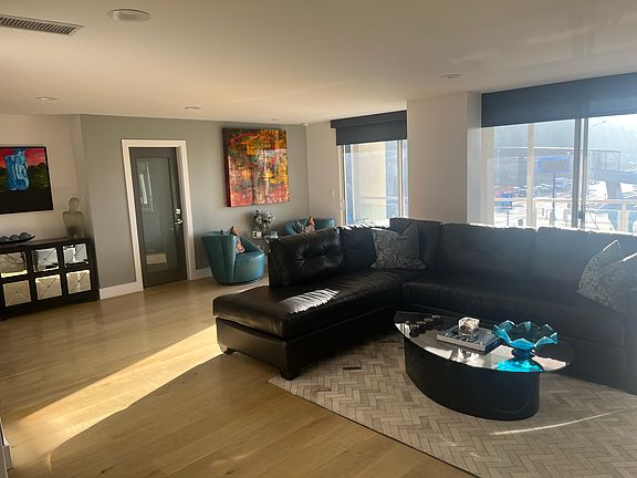 Family Room with Ocean Views and Sofa bed.