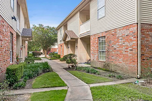 900 Dean Lee Dr Photo 1