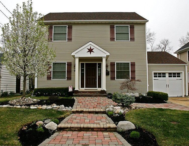 1st image of 29 Collins Ave