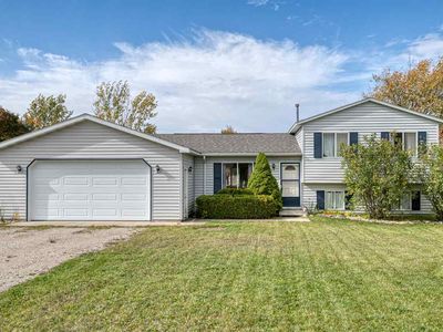 10514 S Walnut Dr, Traverse City, MI, 49684