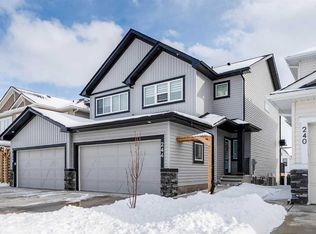 244 W Heritage Hts, Cochrane, AB T4C 3A7