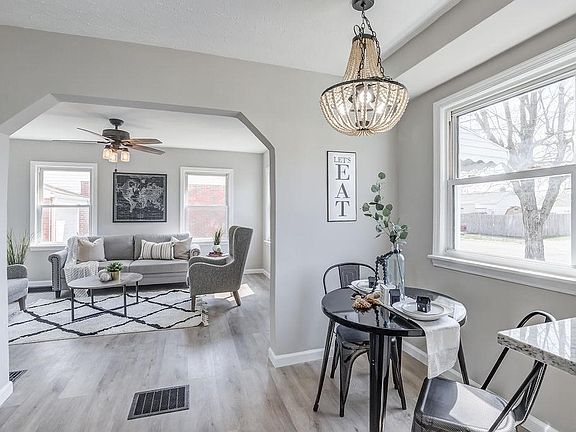 2nd image of 54 N Riverview Dr