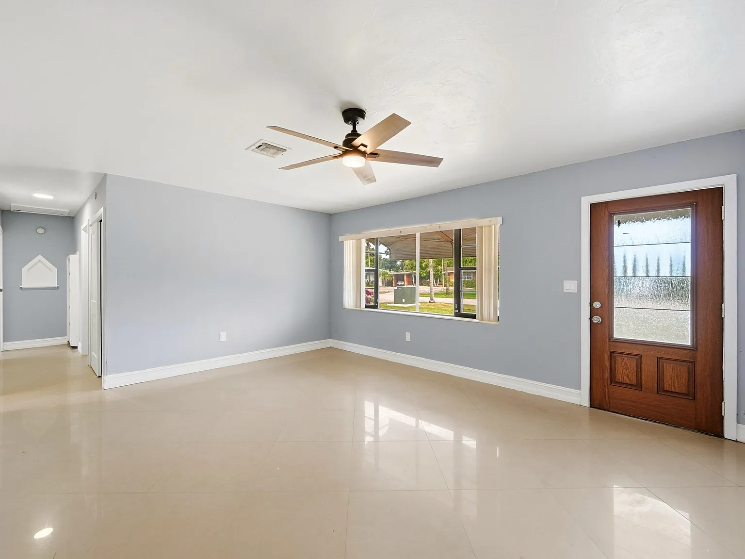 4 bed, 2.0 bath, 1756 sqft, $3,500 — Photo 3