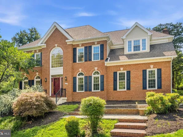 6914 Winter Ln, Annandale, VA 22003