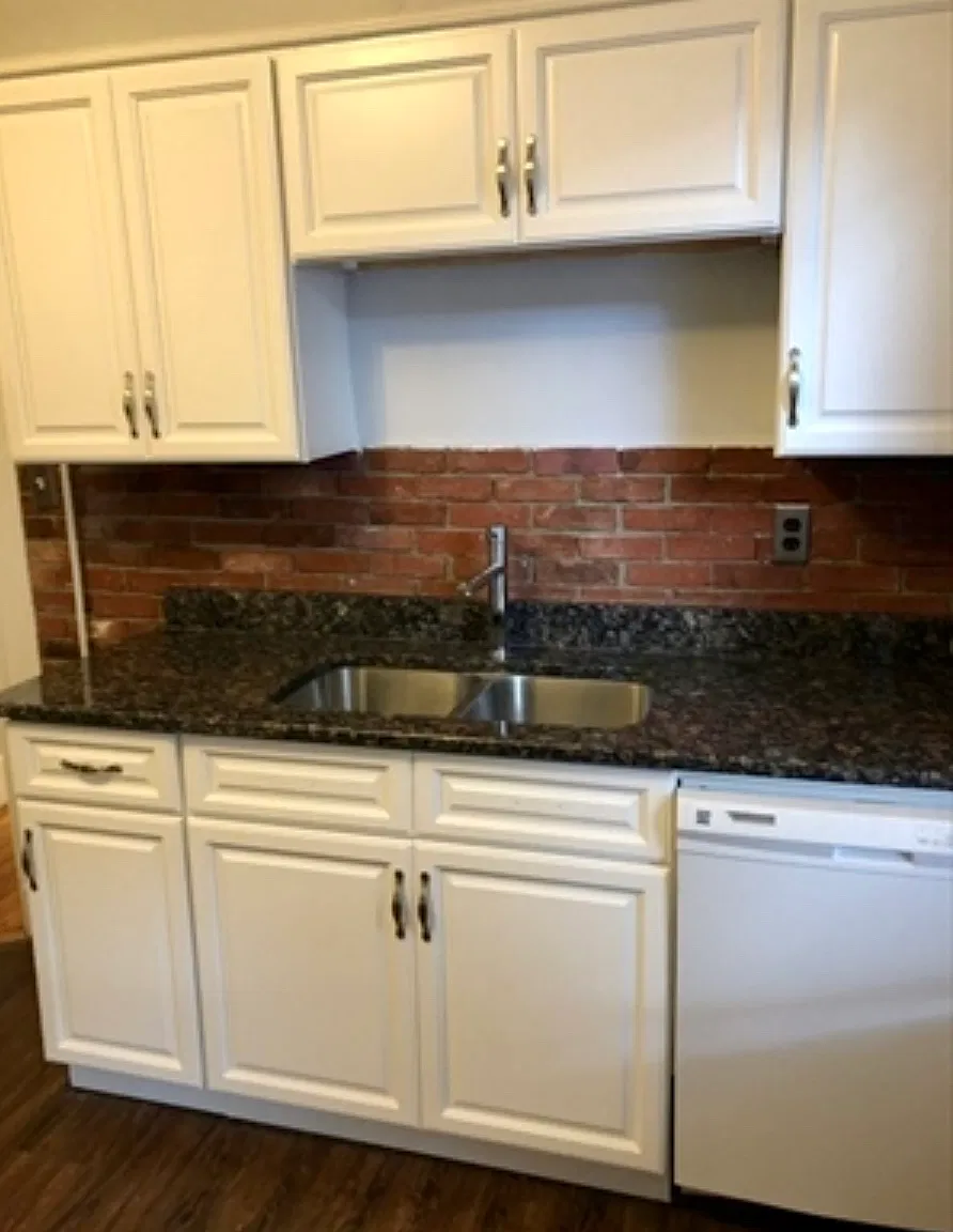 4 bed, 1800 sqft, $4,950 — Photo 3