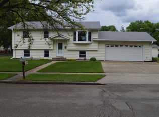 1516 N State St, Aberdeen, SD 57401