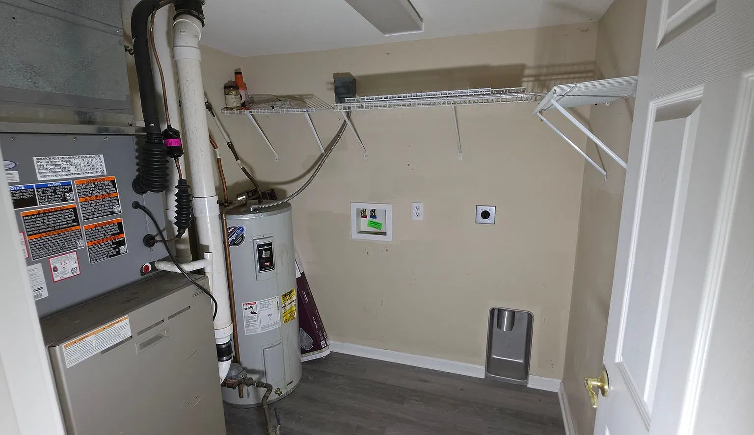 Spacious 3-Bedroom, 3-Bath Home with 2-Car Garage in Fort Wayne — Photo 4