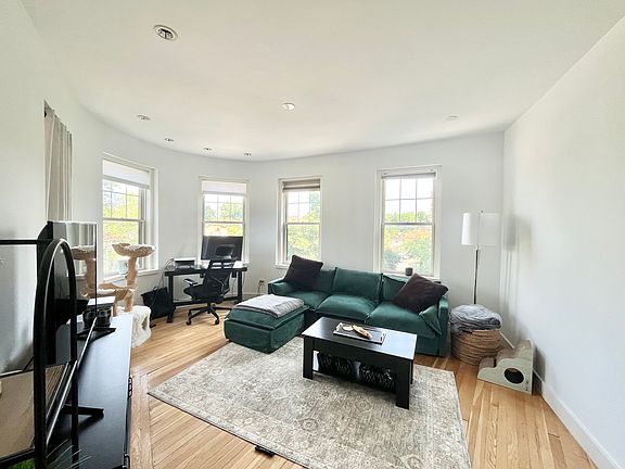 5th image of 5 Braemore Rd APT 17