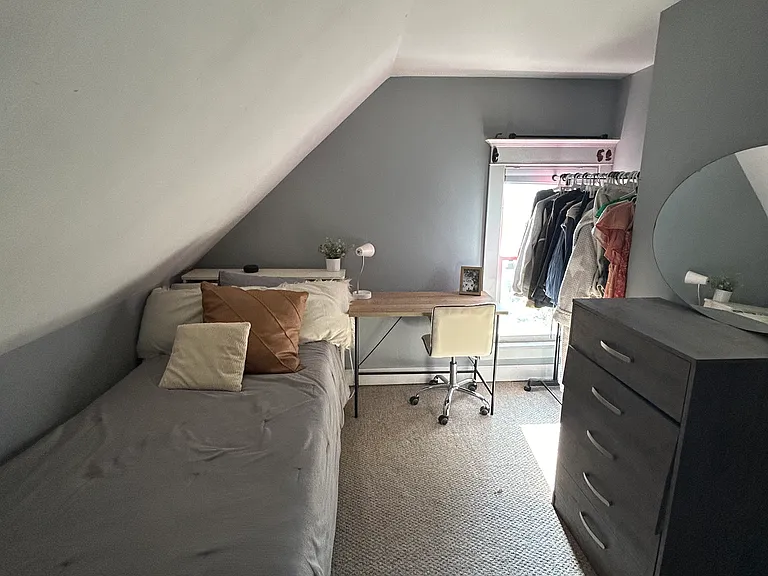 3rd floor bedroom