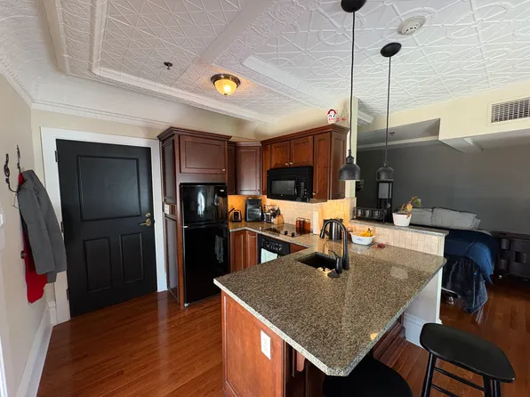 445 5th St APT 305, Columbus, IN 47201