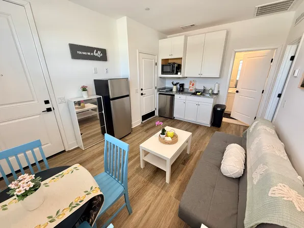 45104 Westmont Dr, Lancaster, CA 93536