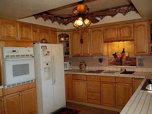 2nd image of 1519 Tangerine St
