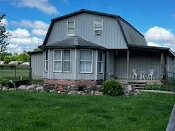 16 Shaw St, Westville, IL 61883