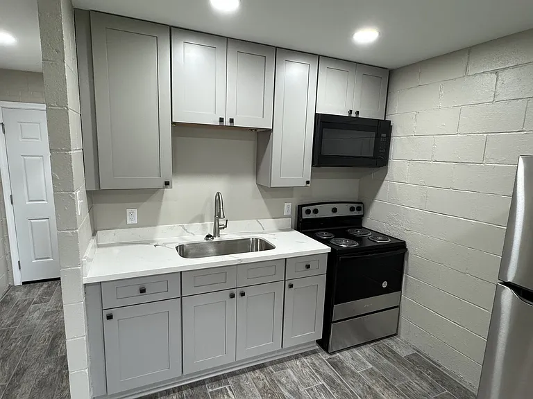 1140 Church St #B — Photo 1