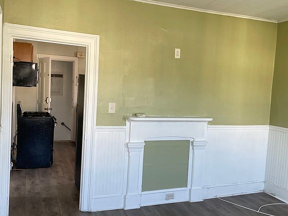 4th image of 8 Leversee Ave #2